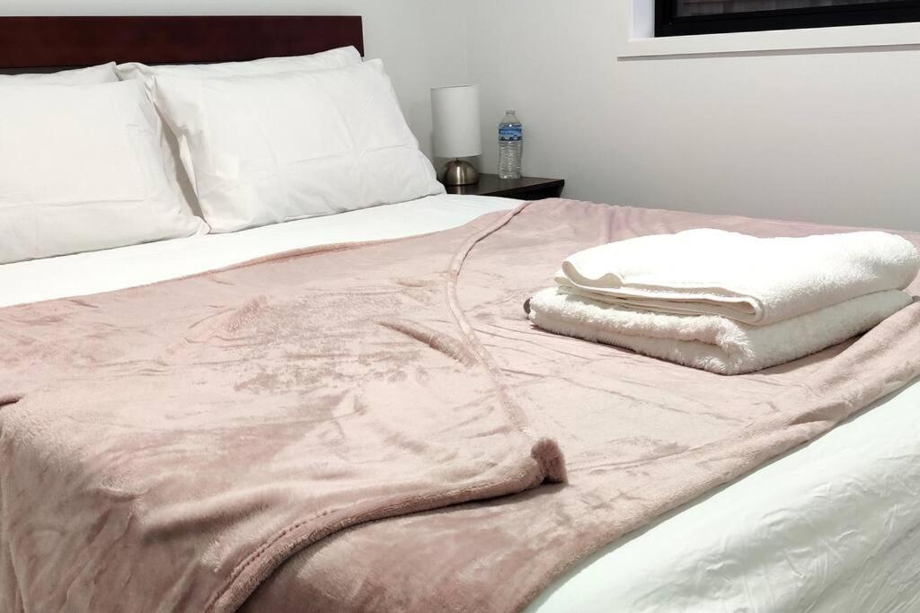 Holiday home Baywater Retreat- Walk To Water - Quiet Street - To Brisbane Gold Coast And Sunshine Coast! Cleveland